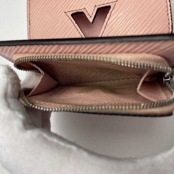 LOUIS VUITTON Twist Rose Ballerine Epi Leather Compact Wallet - Preowned - Picture 12 of 15